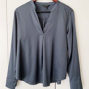Banana Republic Factory Silky V Neck Blouse, Small NWOT